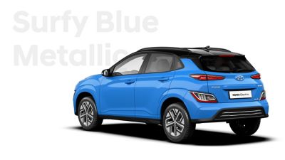 The Hyundai KONA Electric with the exterior colour Surfy Blue Metallic.