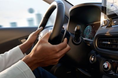 The heated steering wheel inside of the new Hyundai Kona Hybrid.