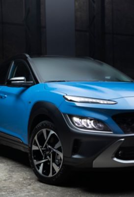 Čelní pohled na novou Konu v barvě Surfy Blue.