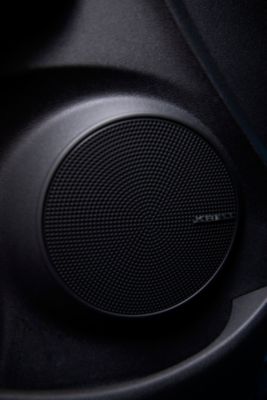 Close-up van het KRELL-geluidssysteem in de Hyundai KONA Hybrid.