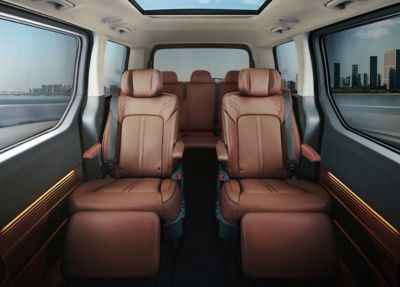 Gli interni del nuovo veicolo multiuso Hyundai STARIA Premium