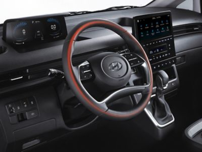 Il volante riscaldato all'interno del nuovo veicolo multiuso Hyundai STARIA