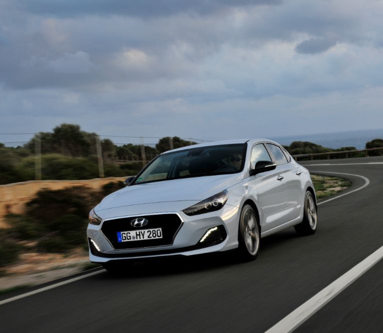 Nuova Hyundai i30 Fastback: la prima coupé 5 porte di segmento C sbarca in  Italia