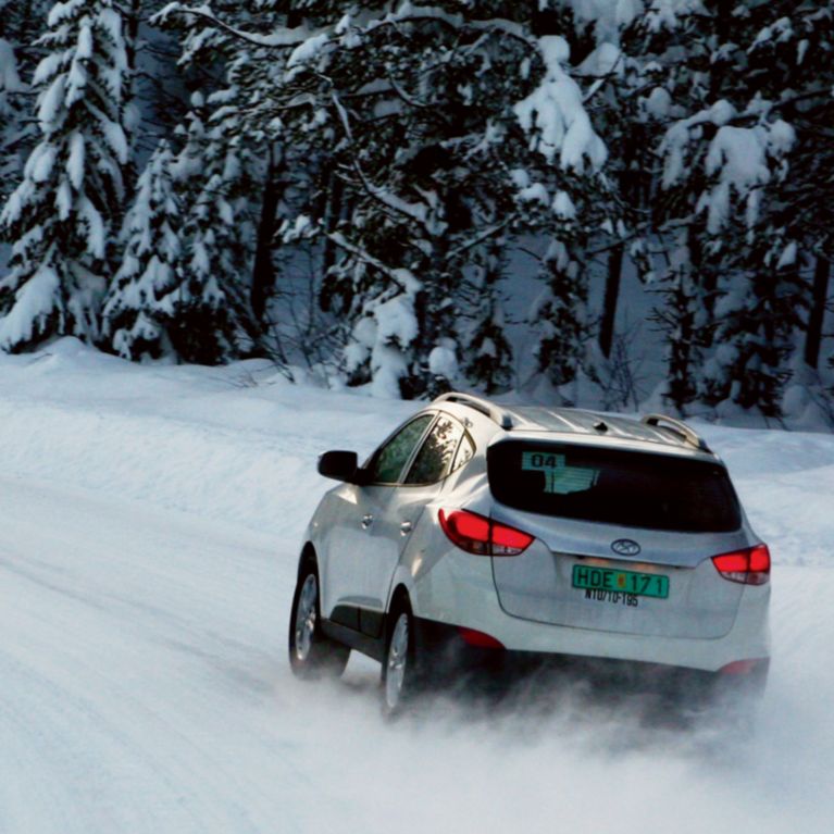 Snowdrifts & black ice: how to handle extreme driving conditions