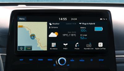 Close-up van de navigatie op het aanraakscherm van de Hyundai IONIQ Plug-in Hybrid.