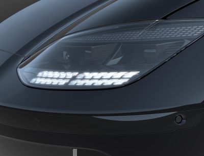 De LED-koplampen van de Hyundai IONIQ 6 met Intelligent Front-lighting System.