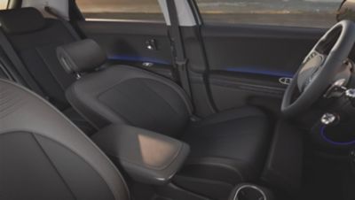Forseter som kan legges bakover i hvileposisjon i elbilen Hyundai IONIQ 5 Project 45. Foto.