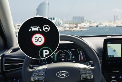 Illustration of Hyundai IONIQ Electric's Intelligent Speed Limit Warning system.