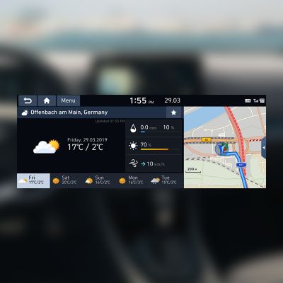 Zbliżenie na ekran prezentujący prognozę pogody w Hyundaiu IONIQ Hybrid.