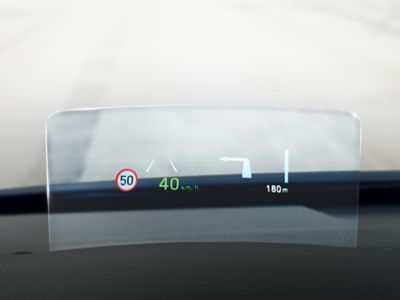 The Intelligent Speed Limit Warning (ISLW) recognizing road speed signs in the new Hyundai Kona.