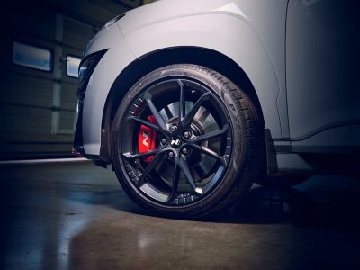 Immagine della ruota anteriore con freno N di Nuova Hyundai KONA N