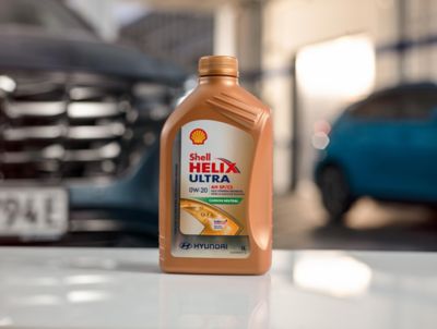 Olej silnikowy Shell Helix Ultra stojący w serwisie Hyundai