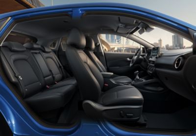 Hyundai Kona hybrid blu interni neri