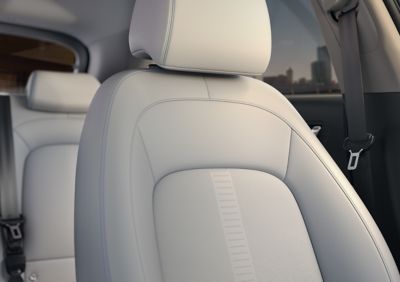 The seats of the Hyundai Kona Electric in the grey two-tone interior colour.