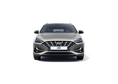 Imagen del nuevo Hyundai i30 cw visto desde el frontal.