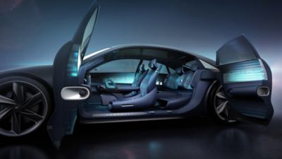 zijaanzicht van het interieur van de Hyundai Prophecy concept car.