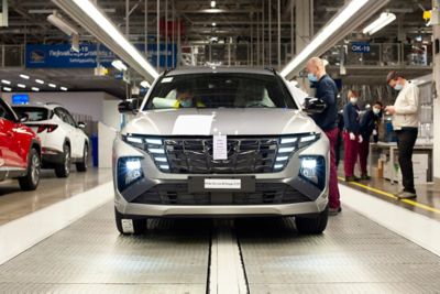 Hyundai-biler under montering på en europeisk fabrikk. Foto.