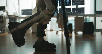 Primo piano delle gambe robotiche indossabili Hyundai