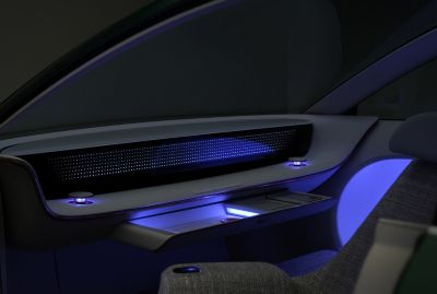 Ambientní osvětlení interiéru nového elektrického SUEV konceptu SEVEN značky Hyundai.