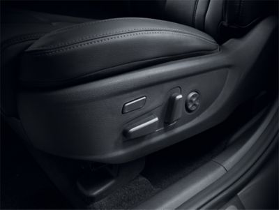 Image of the new Hyundai Santa Fe’s 8-way adjustable power front seats.