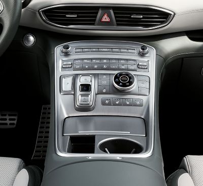 An interior view of the centre console of the new Hyundai Santa Fe 7 seat SUV.