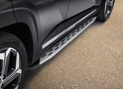 Hyundai Tucson avec marchepieds Sporty en aluminium mat.