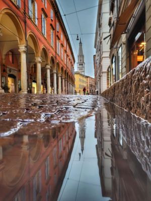 Città vista dalla strada contenuto prodotto da utente