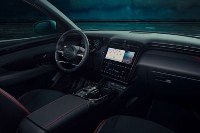 Detalle del interior visto desde el lado del copiloto del nuevo Hyundai TUCSON N Line.