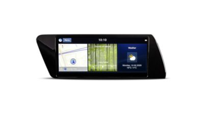 Im 10.25″-Touchscreen zu sehen sind die aktuelle Route, Musik und das Wetter.