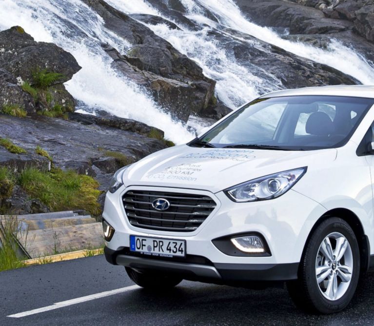 Hyundai Tucson ix35 Hydrogen Fuel-Cell Electric Vehicle