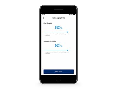 Ein Smartphone mit der Hyundai Bluelink App zeigt die Einstellungen zum Lade-Limit.