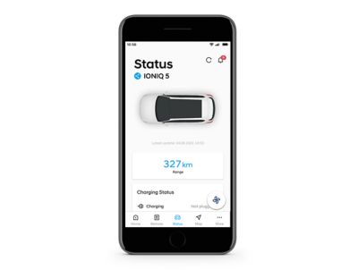 Widok ekranu smartfona z aplikacją Hyundai BlueLink: status pojazdu