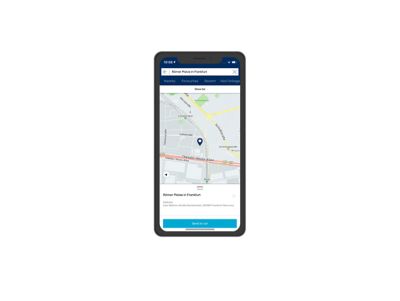 Snímek obrazovky aplikace Hyundai Bluelink na smartphonu: odeslání trasy do automobilu.