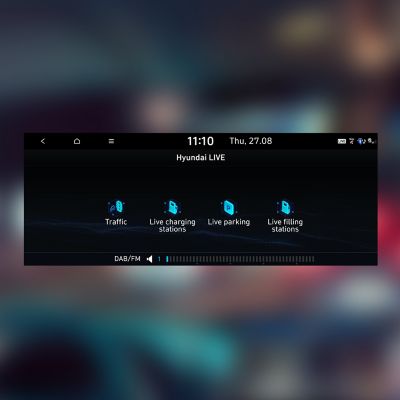 Captura de pantalla del sistema de navegación de Hyundai mostrando los servicios LIVE y puntos de interés.