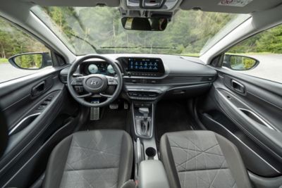 10,25″ středová dotyková obrazovka zcela nového kompaktního SUV Hyundai BAYON.