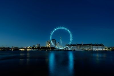 Il London Eye si è trasformato in una Q per il lancio del marchio Hyundai IONIQ