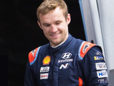 Gros plan sur le copilote de Hyundai Motorsport, Martin Järveoja