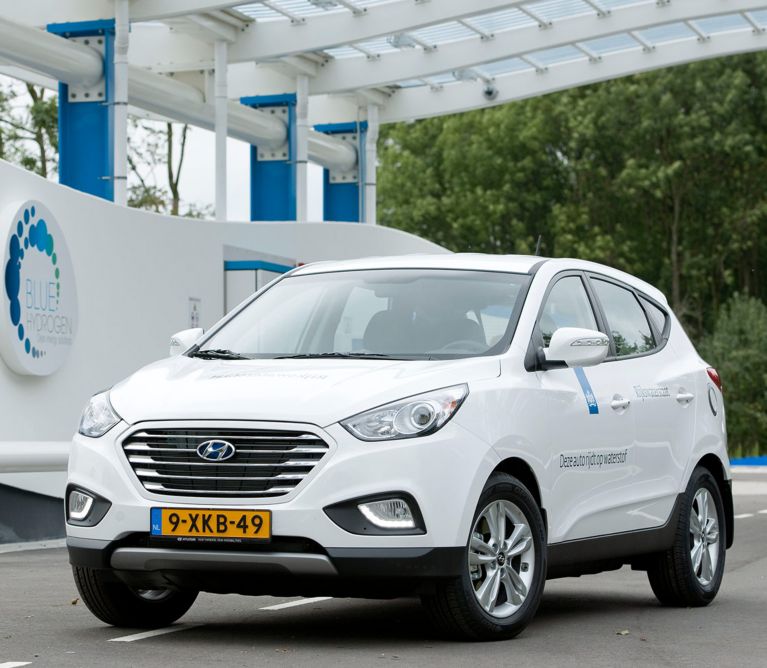 Hyundai ix35 Fuel Cell undertakes record hydrogen-powered drive