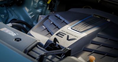 Close-up van de motor van de Hyundai KONA Electric.