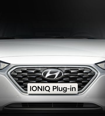 The Hyundai IONIQ Plug-in Hybrid dynamic grille.