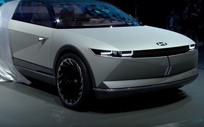 Odhalení Hyundai Concept 45 na autosalonu ve Frankfurtu 2019.