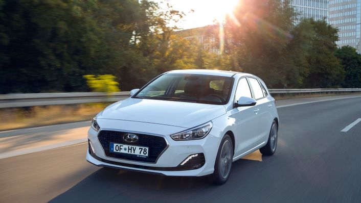 Hyundai i30: Frisches Design und saubere Motoren 