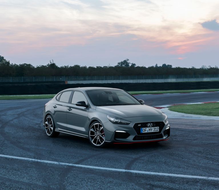 Nuova Hyundai i30 Fastback N: coupé sportiva e divertimento targato “N”