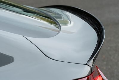 The elegant rear spoiler of the new Hyundai i30 Fastback N.