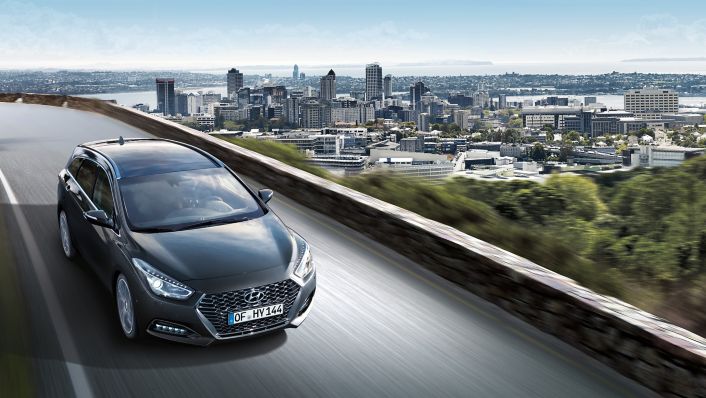 Hyundai i40 improved with refreshed front design and new safety features