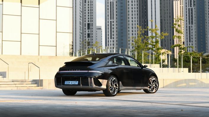 Hyundai IONIQ 6: Die Brücke in die Zukunft der Elektromobilität