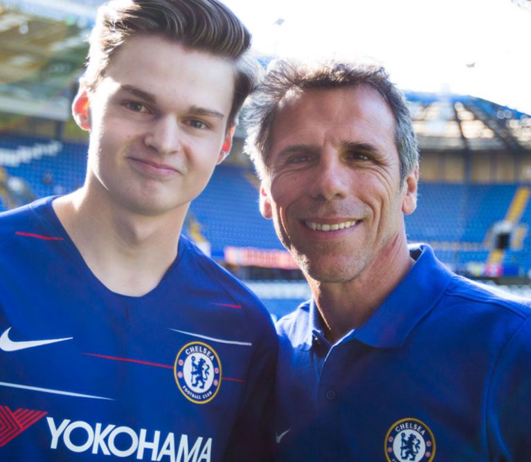 Hyundai Motor and Chelsea Legend Gianfranco Zola surprise Blues