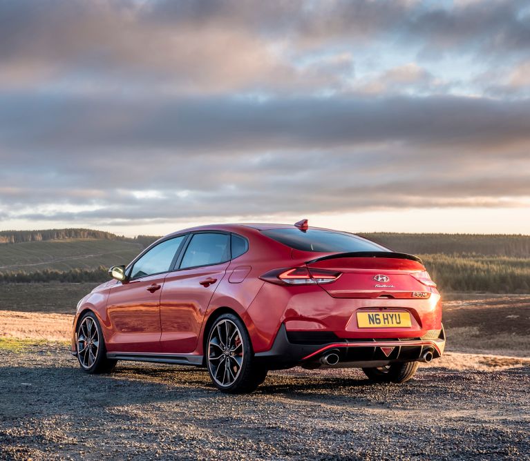 Hyundai i30 Fastback (2020) - pictures, information & specs