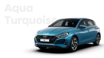 Vista frontal derecha del nuevo Hyundai i20, color Aqua Turquesa.