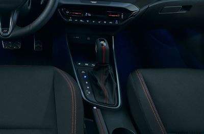 The specially-designed gear shift inside the Hyundai i20 N Line.